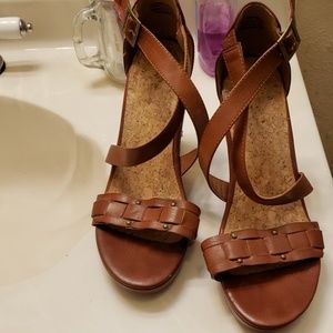 Rosie tan wedges